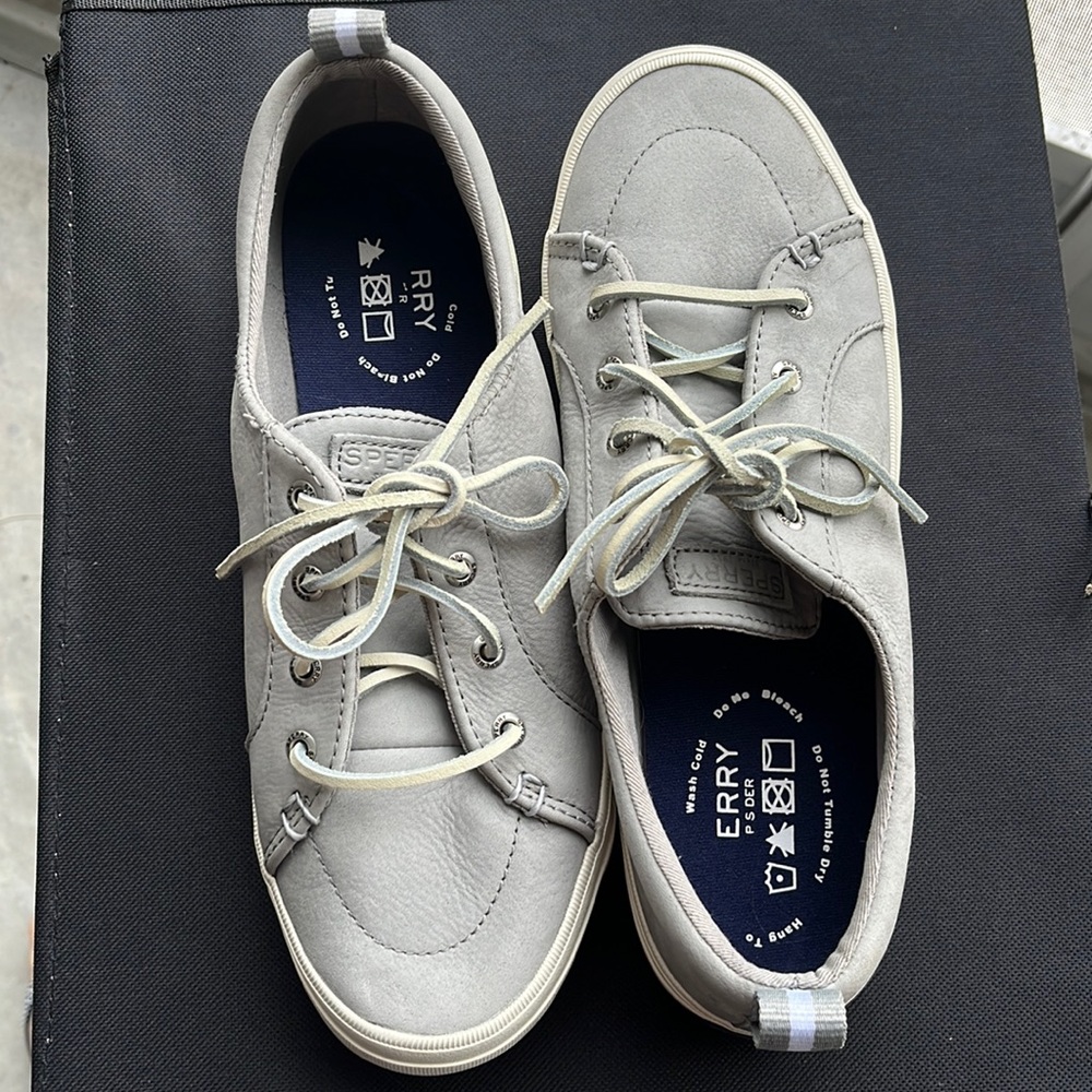 Sperry - Crest Vibe Washable Leather Slip-On Sneakers. Size 8.5